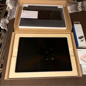 Microsoft Surface Pro 5 8gb/256gb